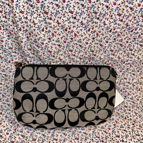 Coach Signature Medium Wristlet Wallet, Silver, Black, White Brand New with tags - Picture 3 of 3